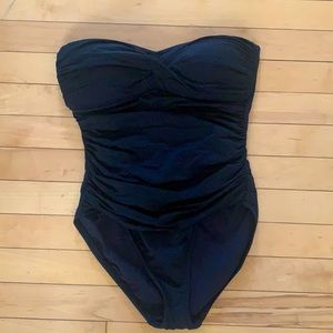 La Blanca Island Goddess Bandeau One Piece Swimsuit Black Women's 6 MSRP $114